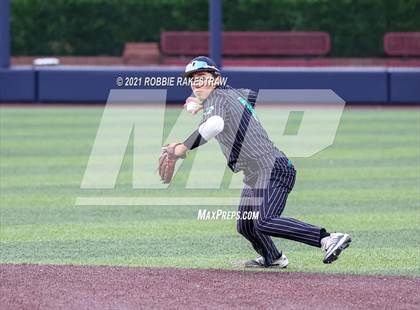 Thumbnail 3 in Southlake Carroll vs. Keller (UIL 6A Regional Finals Game 1) photogallery.