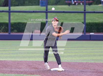 Thumbnail 2 in Southlake Carroll vs. Keller (UIL 6A Regional Finals Game 1) photogallery.