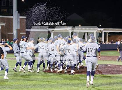 Thumbnail 2 in Southlake Carroll vs. Keller (UIL 6A Regional Finals Game 1) photogallery.