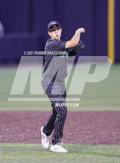 Thumbnail 3 in Southlake Carroll vs. Keller (UIL 6A Regional Finals Game 1) photogallery.
