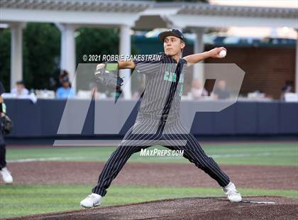 Thumbnail 2 in Southlake Carroll vs. Keller (UIL 6A Regional Finals Game 1) photogallery.