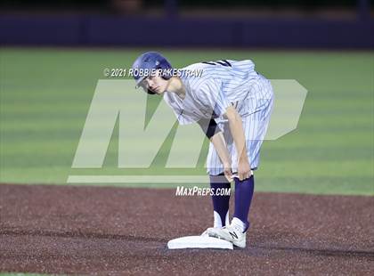 Thumbnail 1 in Southlake Carroll vs. Keller (UIL 6A Regional Finals Game 1) photogallery.