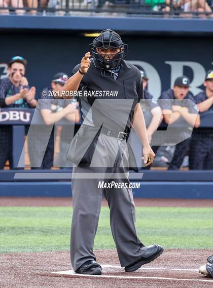 Thumbnail 3 in Southlake Carroll vs. Keller (UIL 6A Regional Finals Game 1) photogallery.