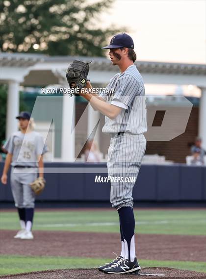 Thumbnail 3 in Southlake Carroll vs. Keller (UIL 6A Regional Finals Game 1) photogallery.