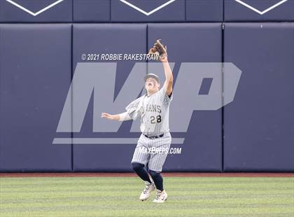 Thumbnail 2 in Southlake Carroll vs. Keller (UIL 6A Regional Finals Game 1) photogallery.