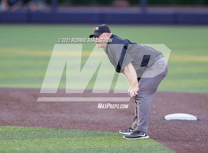 Thumbnail 2 in Southlake Carroll vs. Keller (UIL 6A Regional Finals Game 1) photogallery.