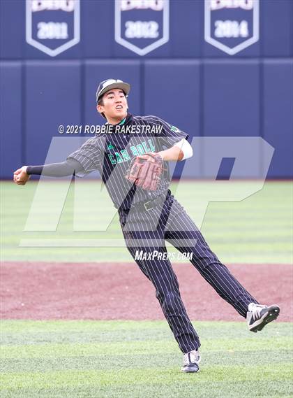 Thumbnail 2 in Southlake Carroll vs. Keller (UIL 6A Regional Finals Game 1) photogallery.