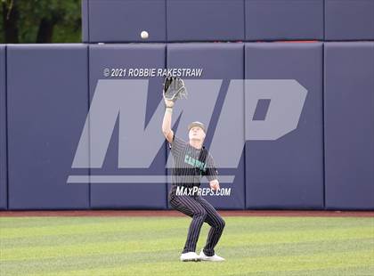 Thumbnail 3 in Southlake Carroll vs. Keller (UIL 6A Regional Finals Game 1) photogallery.