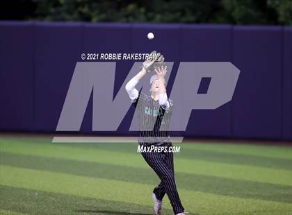 Thumbnail 1 in Southlake Carroll vs. Keller (UIL 6A Regional Finals Game 1) photogallery.