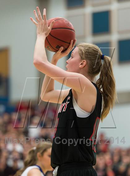Thumbnail 3 in Fremont vs American Fork (UHSAA 5A Final) photogallery.
