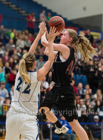 Thumbnail 3 in Fremont vs American Fork (UHSAA 5A Final) photogallery.