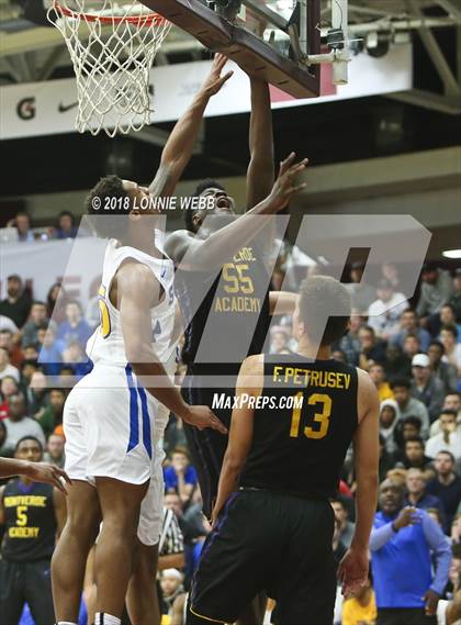 Thumbnail 3 in Montverde Academy vs. Simeon (Spalding Hoophall Classic) photogallery.