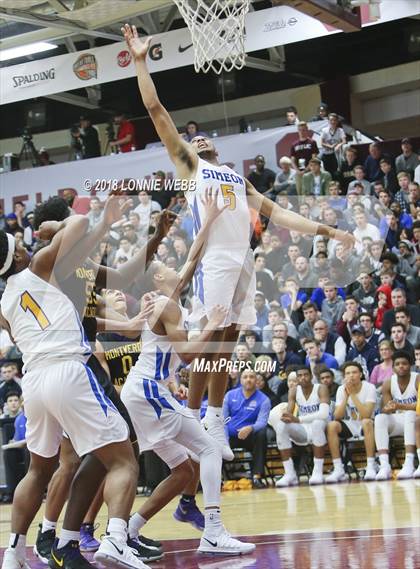Thumbnail 2 in Montverde Academy vs. Simeon (Spalding Hoophall Classic) photogallery.
