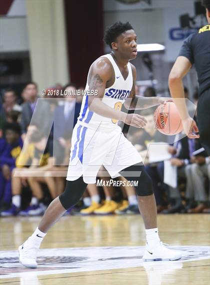 Thumbnail 2 in Montverde Academy vs. Simeon (Spalding Hoophall Classic) photogallery.