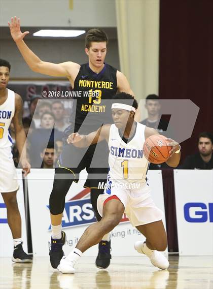 Thumbnail 3 in Montverde Academy vs. Simeon (Spalding Hoophall Classic) photogallery.