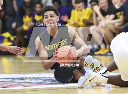 Thumbnail 2 in Montverde Academy vs. Simeon (Spalding Hoophall Classic) photogallery.