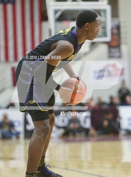 Thumbnail 3 in Montverde Academy vs. Simeon (Spalding Hoophall Classic) photogallery.