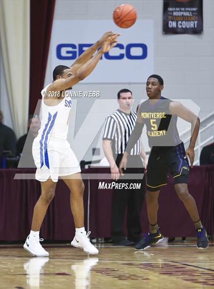 Thumbnail 2 in Montverde Academy vs. Simeon (Spalding Hoophall Classic) photogallery.
