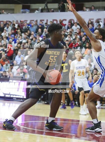 Thumbnail 2 in Montverde Academy vs. Simeon (Spalding Hoophall Classic) photogallery.