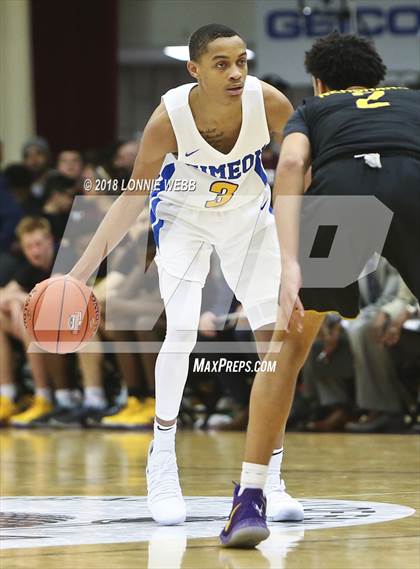 Thumbnail 2 in Montverde Academy vs. Simeon (Spalding Hoophall Classic) photogallery.