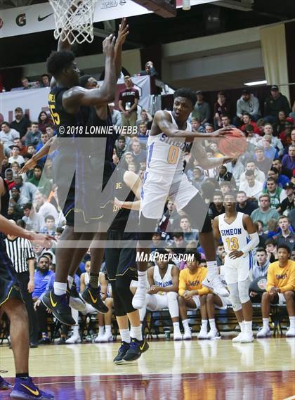 Thumbnail 3 in Montverde Academy vs. Simeon (Spalding Hoophall Classic) photogallery.
