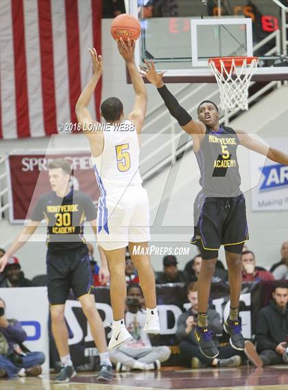 Thumbnail 3 in Montverde Academy vs. Simeon (Spalding Hoophall Classic) photogallery.