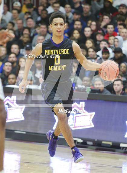 Thumbnail 3 in Montverde Academy vs. Simeon (Spalding Hoophall Classic) photogallery.