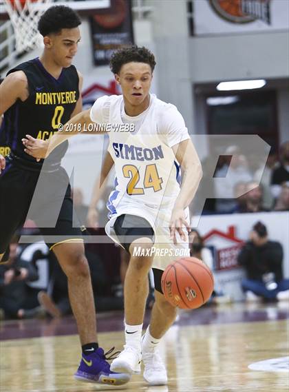 Thumbnail 2 in Montverde Academy vs. Simeon (Spalding Hoophall Classic) photogallery.