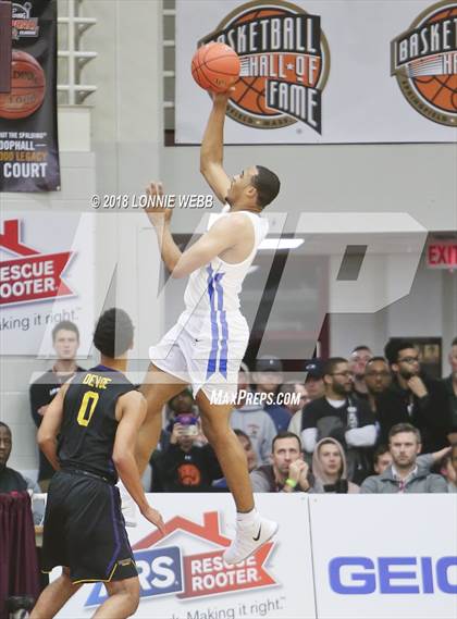 Thumbnail 3 in Montverde Academy vs. Simeon (Spalding Hoophall Classic) photogallery.