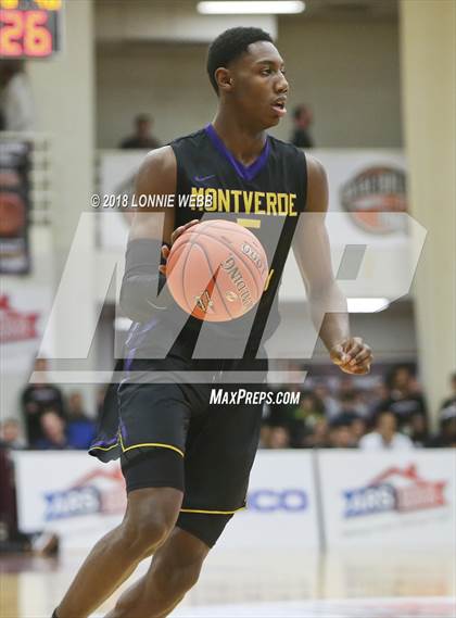 Thumbnail 3 in Montverde Academy vs. Simeon (Spalding Hoophall Classic) photogallery.