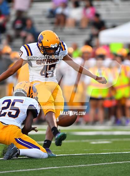 Thumbnail 1 in Smyrna @ Siegel photogallery.