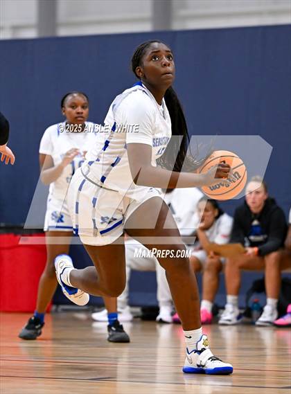 Thumbnail 2 in Sebastian River vs. Palm Harbor University (Tampa Bay Christmas Invitational) photogallery.