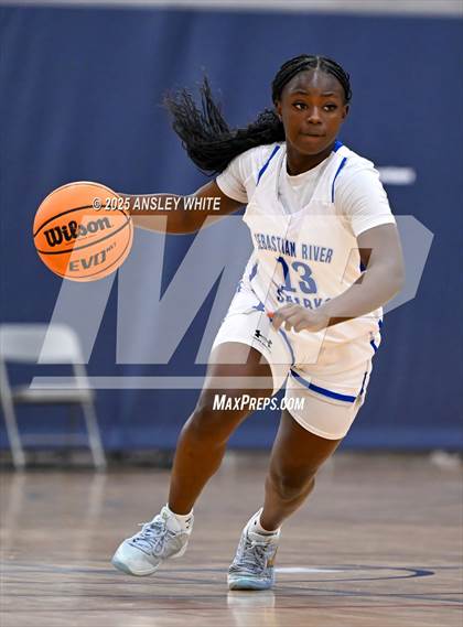 Thumbnail 2 in Sebastian River vs. Palm Harbor University (Tampa Bay Christmas Invitational) photogallery.