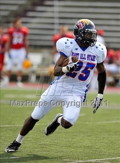 Thumbnail 3 in Michigan HS Coaches Association All-Star Game photogallery.