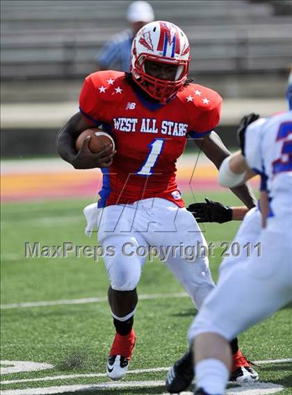 Thumbnail 3 in Michigan HS Coaches Association All-Star Game photogallery.