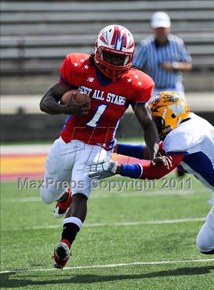 Thumbnail 1 in Michigan HS Coaches Association All-Star Game photogallery.