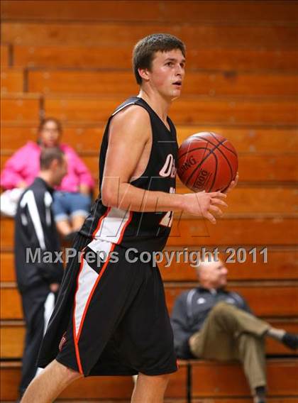 Thumbnail 2 in Dana Hills vs. Huntington Beach (OC North/South Challenge) photogallery.