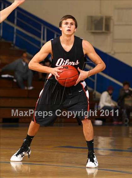 Thumbnail 3 in Dana Hills vs. Huntington Beach (OC North/South Challenge) photogallery.