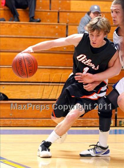 Thumbnail 2 in Dana Hills vs. Huntington Beach (OC North/South Challenge) photogallery.