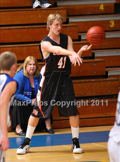 Thumbnail 2 in Dana Hills vs. Huntington Beach (OC North/South Challenge) photogallery.