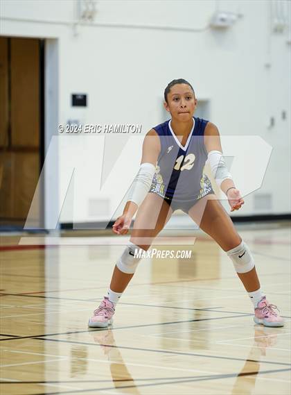 Thumbnail 2 in Oaks Christian vs Millikan (Tae Kim Lakewood/Molten Classic) photogallery.