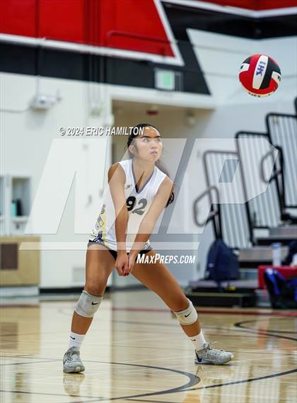 Thumbnail 2 in Oaks Christian vs Millikan (Tae Kim Lakewood/Molten Classic) photogallery.