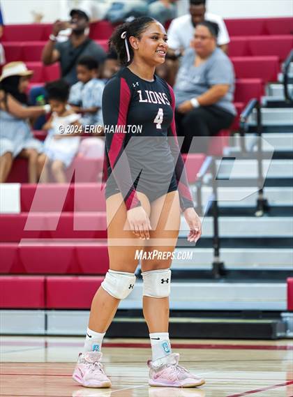 Thumbnail 3 in Oaks Christian vs Millikan (Tae Kim Lakewood/Molten Classic) photogallery.