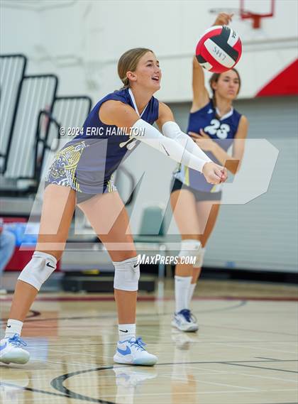Thumbnail 2 in Oaks Christian vs Millikan (Tae Kim Lakewood/Molten Classic) photogallery.
