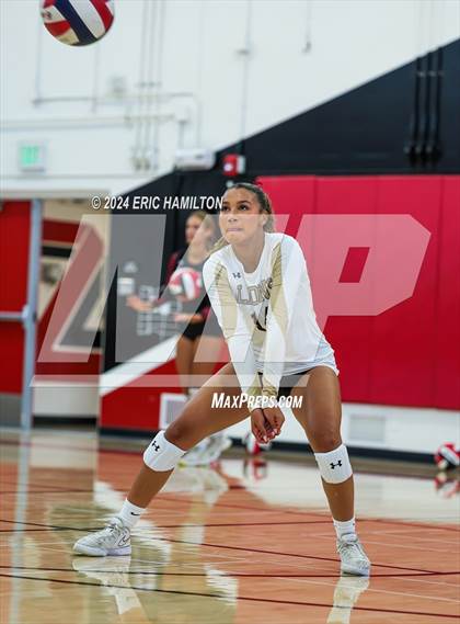 Thumbnail 1 in Oaks Christian vs Millikan (Tae Kim Lakewood/Molten Classic) photogallery.