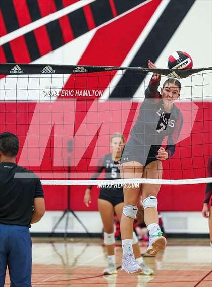 Thumbnail 2 in Oaks Christian vs Millikan (Tae Kim Lakewood/Molten Classic) photogallery.