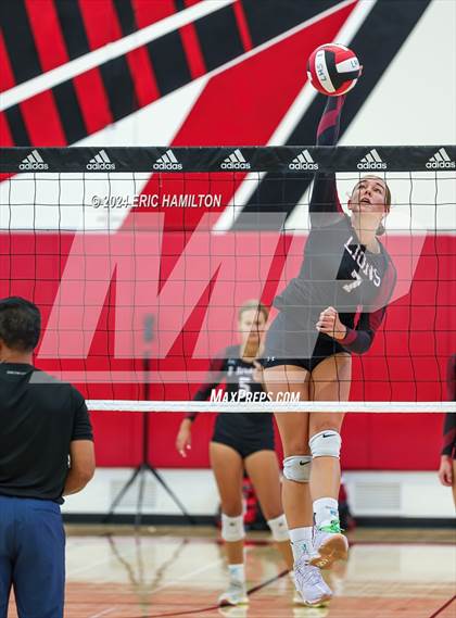 Thumbnail 2 in Oaks Christian vs Millikan (Tae Kim Lakewood/Molten Classic) photogallery.