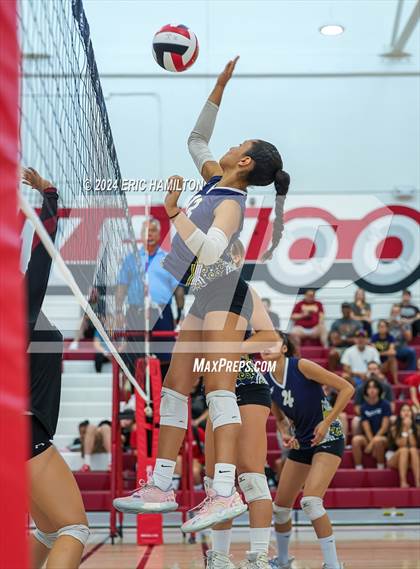 Thumbnail 1 in Oaks Christian vs Millikan (Tae Kim Lakewood/Molten Classic) photogallery.
