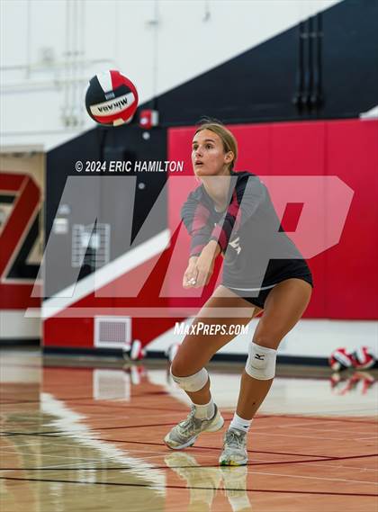 Thumbnail 1 in Oaks Christian vs Millikan (Tae Kim Lakewood/Molten Classic) photogallery.