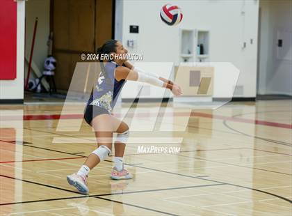 Thumbnail 1 in Oaks Christian vs Millikan (Tae Kim Lakewood/Molten Classic) photogallery.